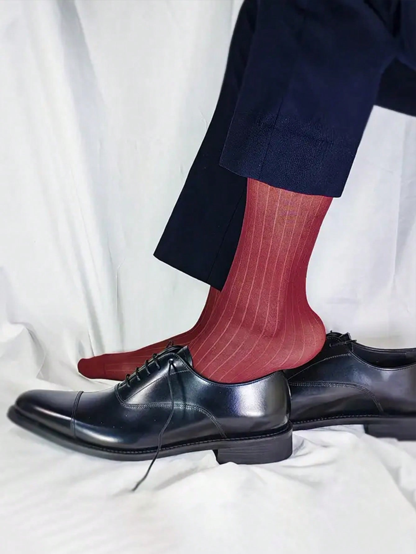 1組のメンズ快適軽量ワイドストライプドレスソックス。シルキー - Men Formal Wear All Black のレビューと価格