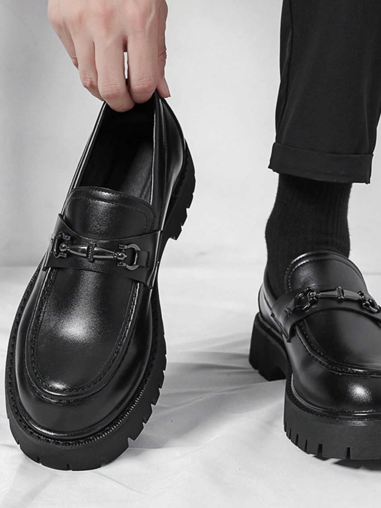 メンズ用、英国風のスリッポンローファー。厚底でつま先が大きく - Formal Men Daily Wear Footwear のレビューと価格