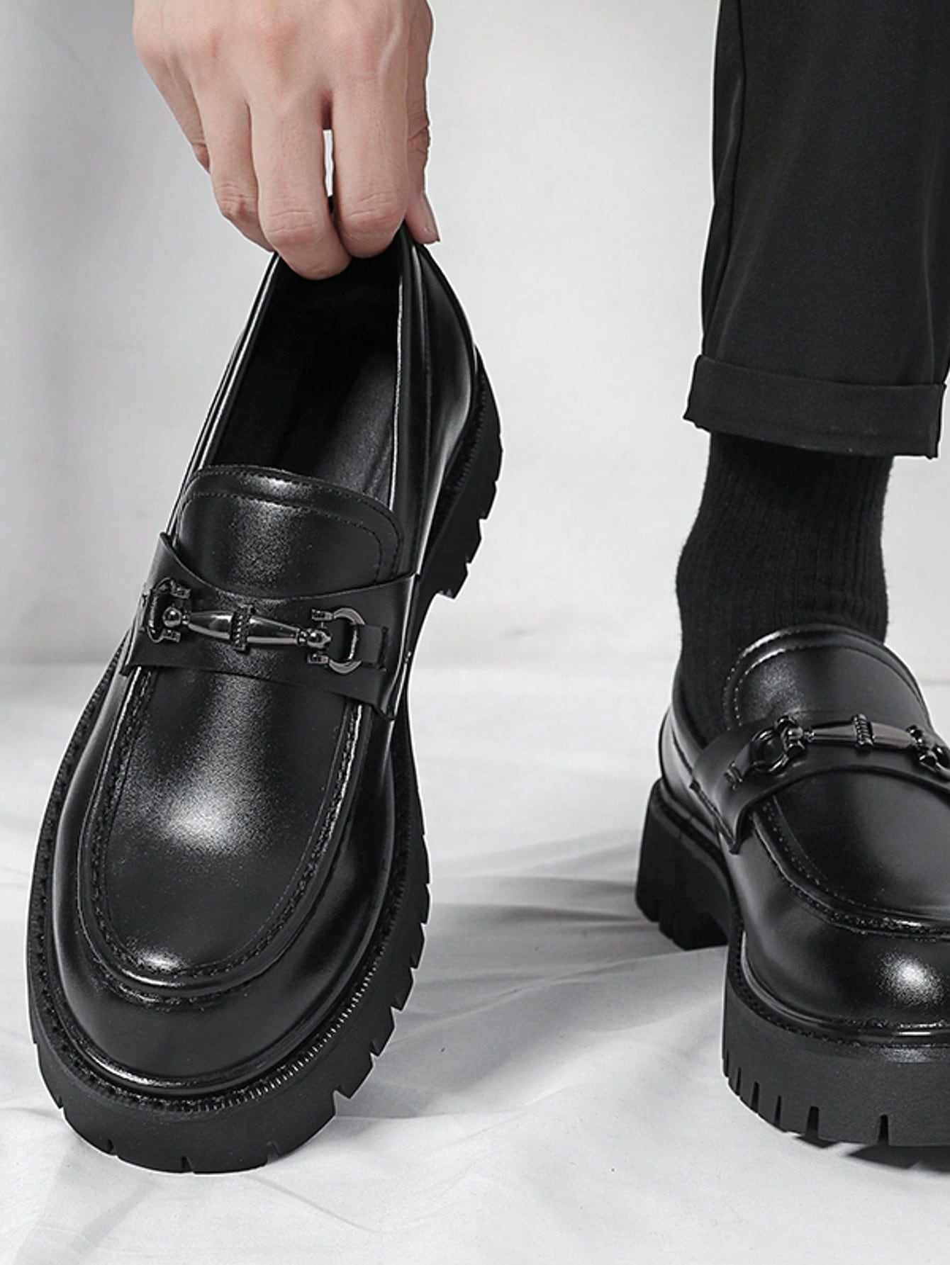 メンズ用、英国風のスリッポンローファー。厚底でつま先が大きく - Formal Men Daily Wear Footwear のレビューと価格