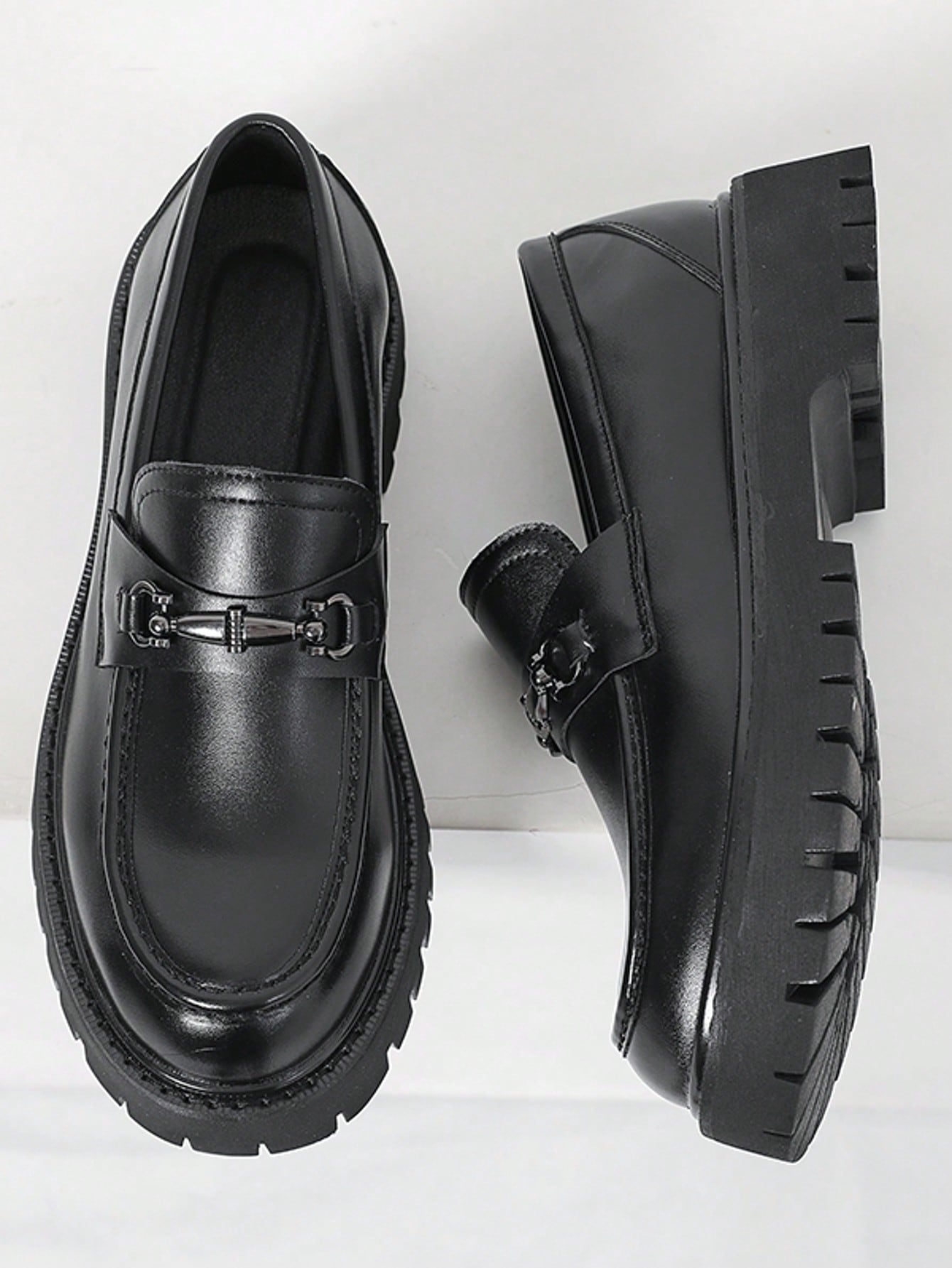 メンズ用、英国風のスリッポンローファー。厚底でつま先が大きく - Formal Men Daily Wear Footwear のレビューと価格