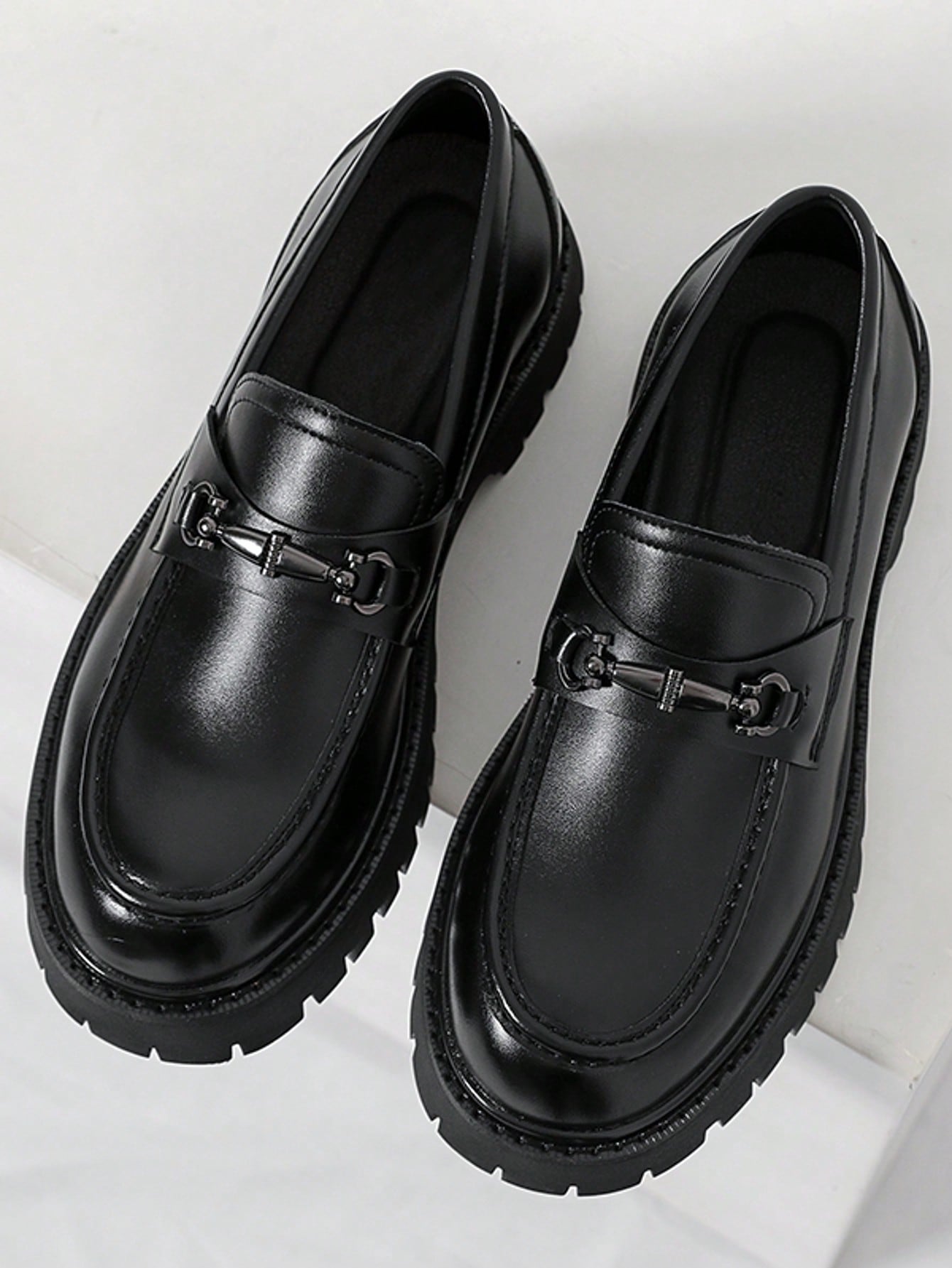 メンズ用、英国風のスリッポンローファー。厚底でつま先が大きく - Formal Men Daily Wear Footwear のレビューと価格